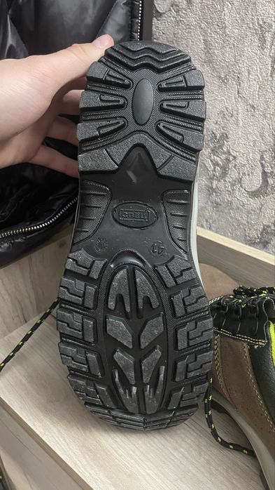 Продам спецобувь