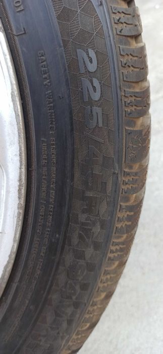 4 нови зимни гуми 225/45/17 с оригинални джанти за Ауди