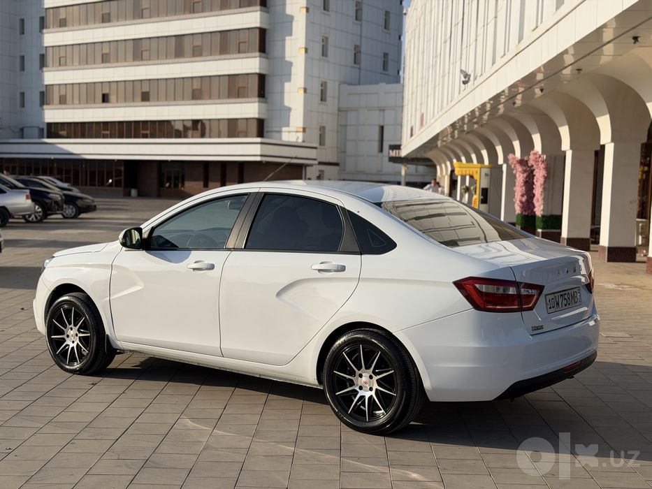 Lada Vesta 1.6 механика фул позиция