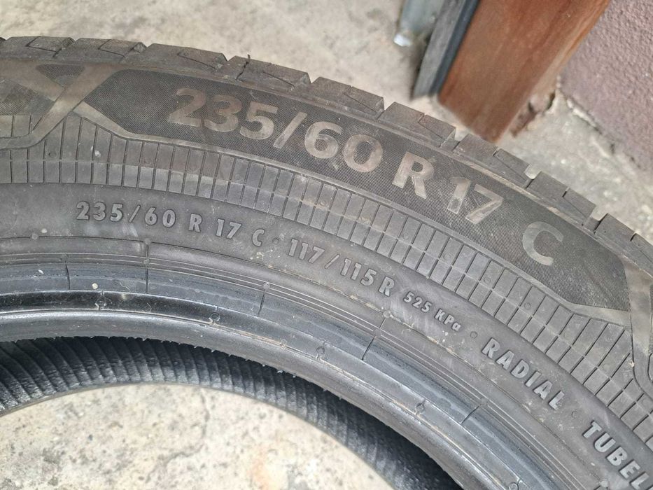 * 4 anvelope 235/60 R17C Continental
