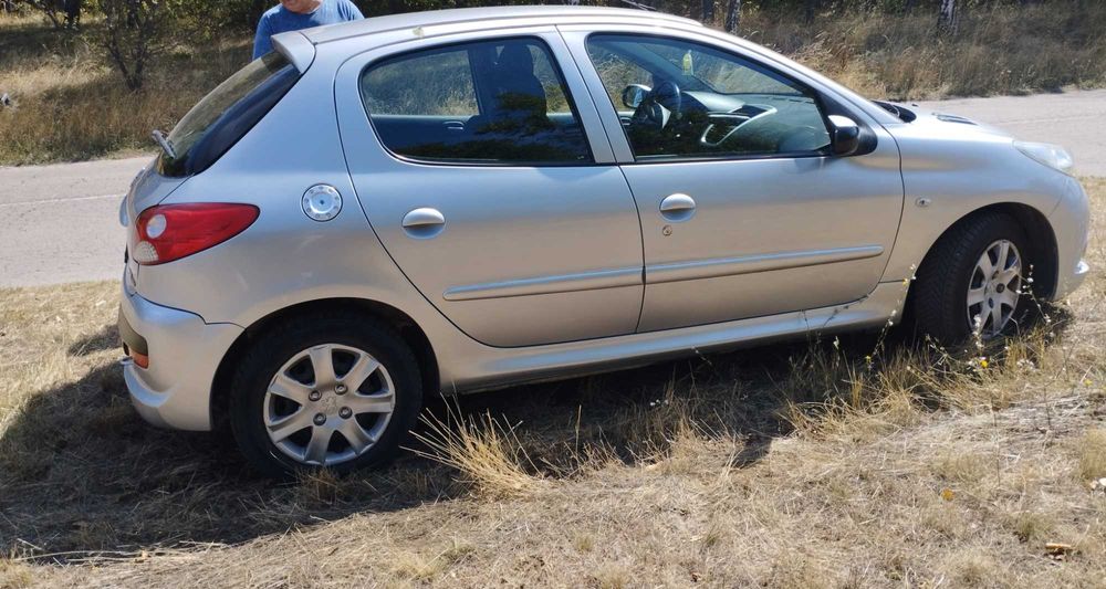 Автомобили и авточасти