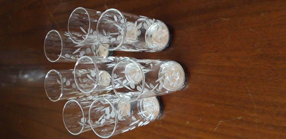 Стаканчики  для  вина.