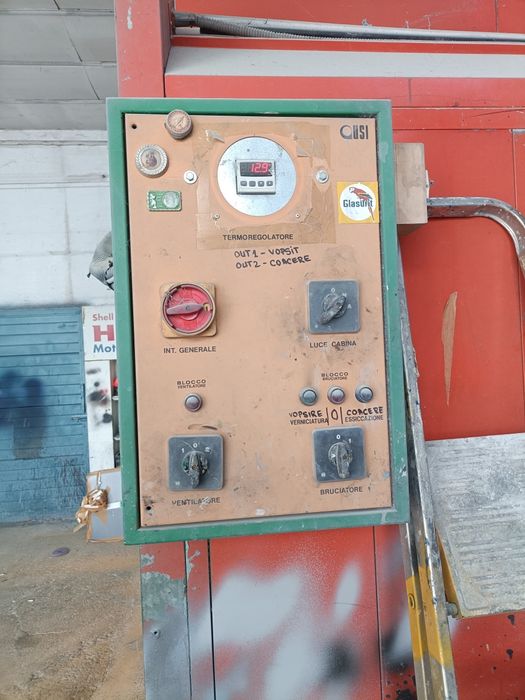 Vând cabina de vopsit și compresor aer