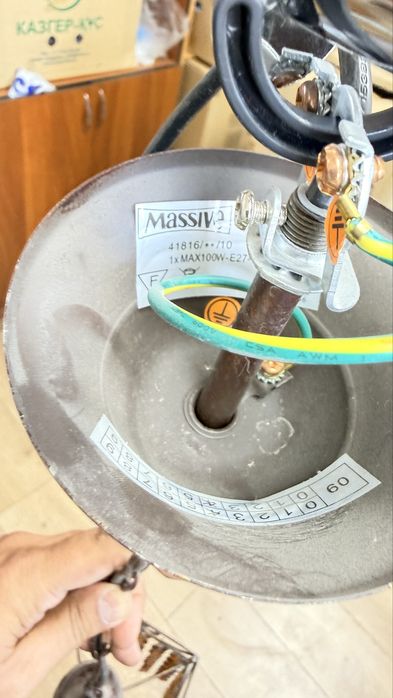 Продам одноламповый светильник