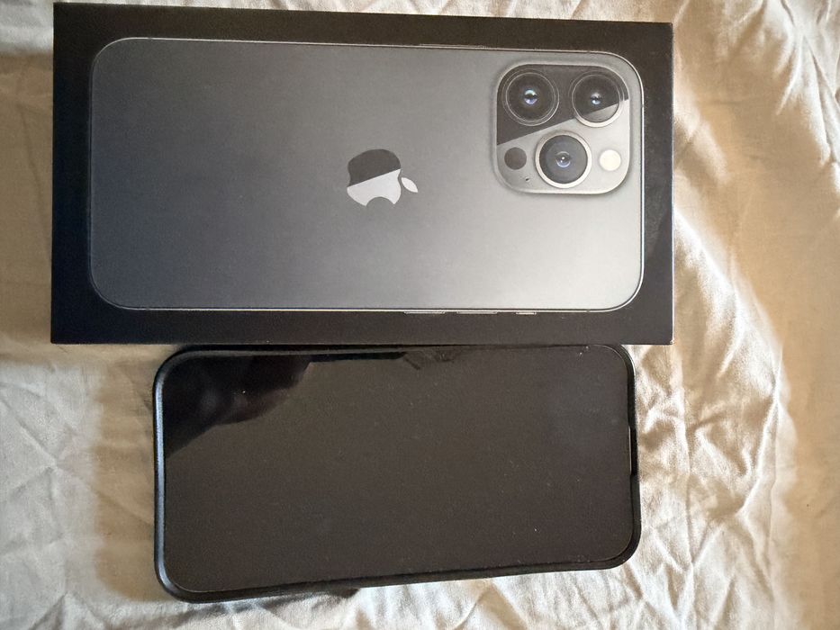 iPhone 13 Pro 256GB – stare foarte bună – cablu original nefolosit