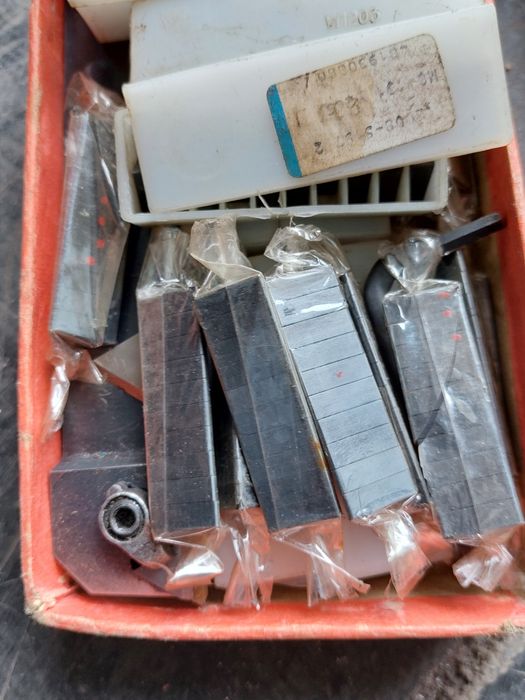 Продам токарный инструмент