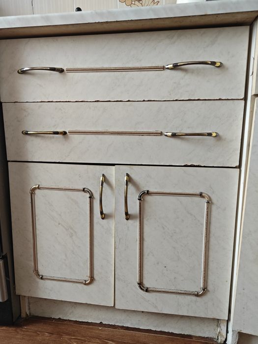 Отдам кухонный гарнитур