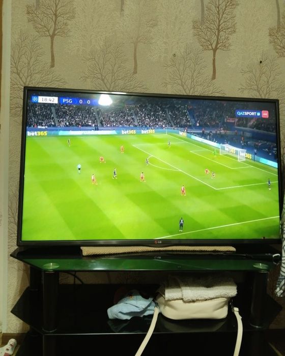 LG 106 см smart tv телевизор