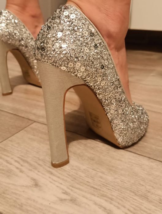 Продам туфли.       .