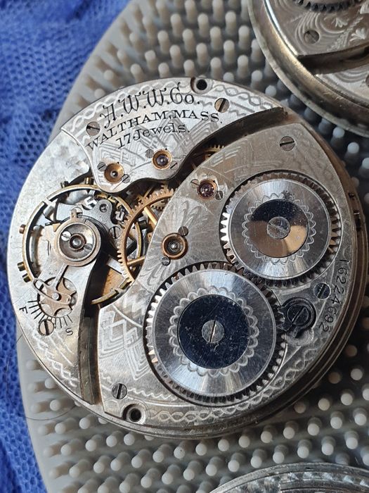 Vand mecanisme ceas de buzunar.