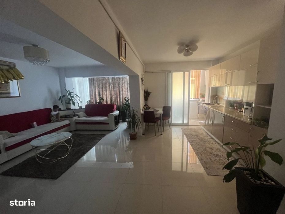 Vânzare apartament 4 camere, strada Brăilei, Micro 18