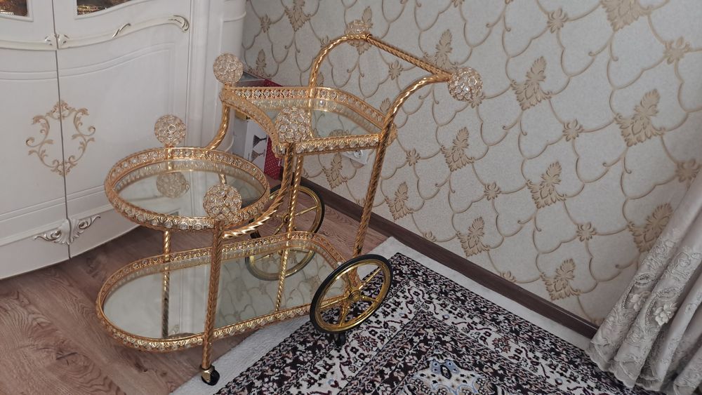 Сервировочная тележка