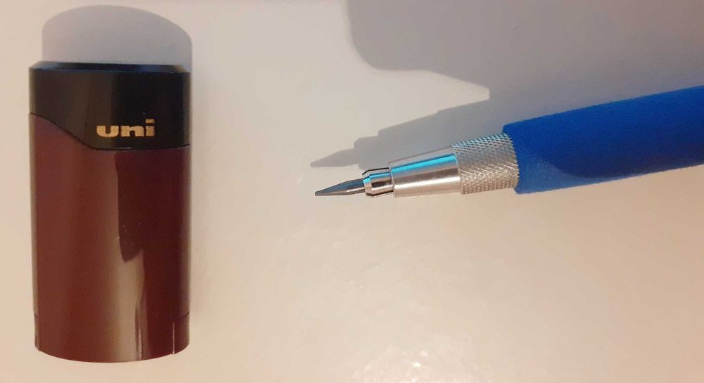 Ascutitoare Uni Mitsubishi creion mecanic 2mm leadholder