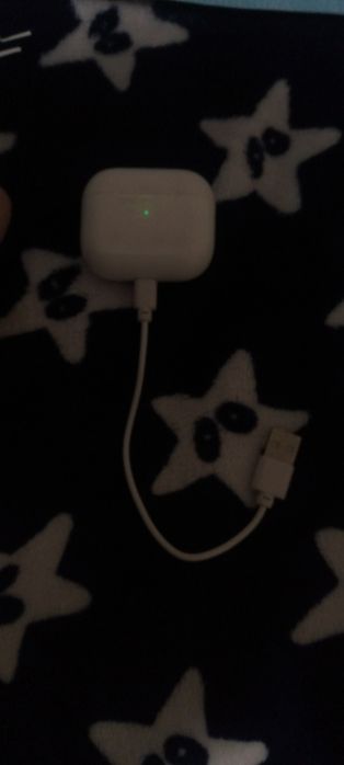 Продам Airpods 3