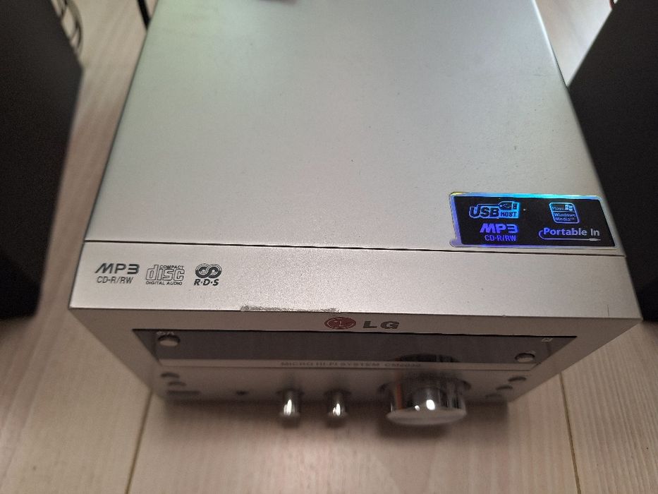 LG Micro Hi-Fi System CM2030