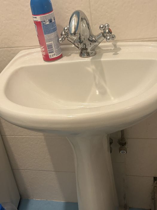 Раковина со смесителем