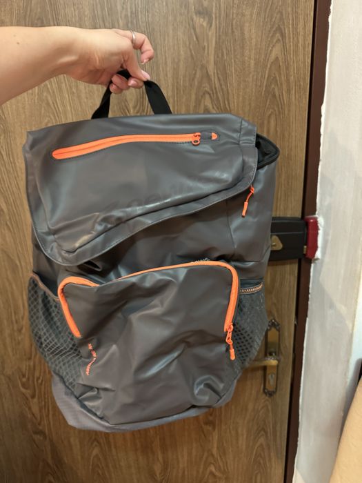 Ghiozdan nou in tipla