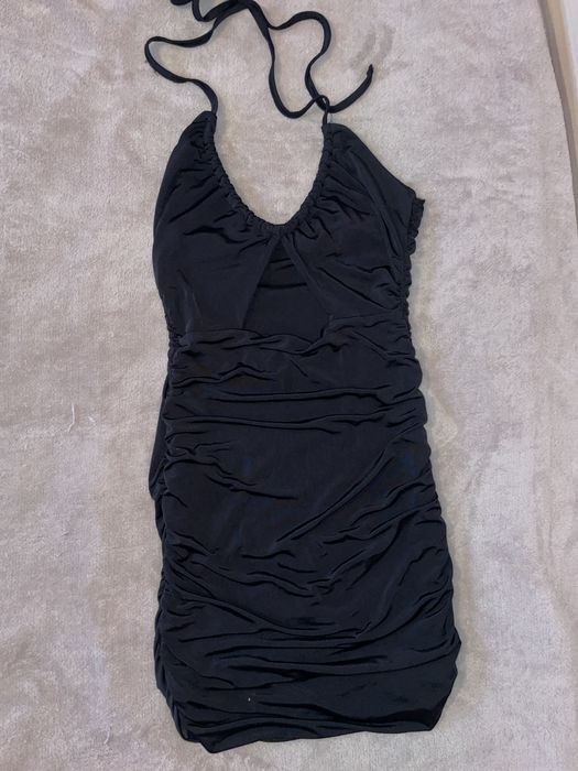 Черна семпла рокля