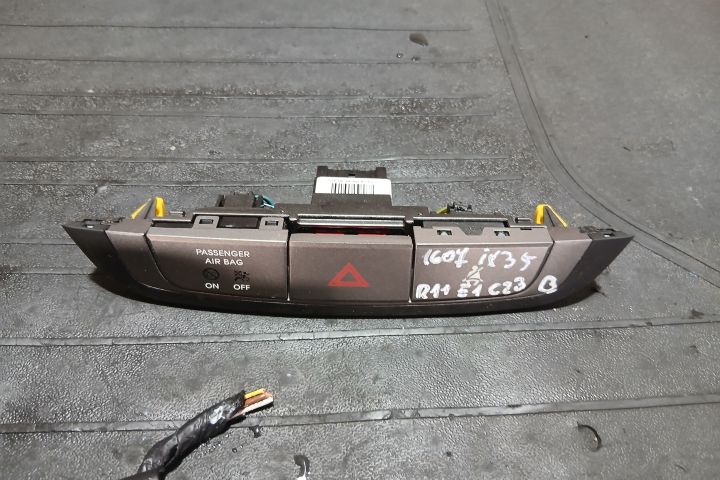 Consola Centrala Buton Avarii 84740-2S450T 84740-2S450T Hyundai ix35