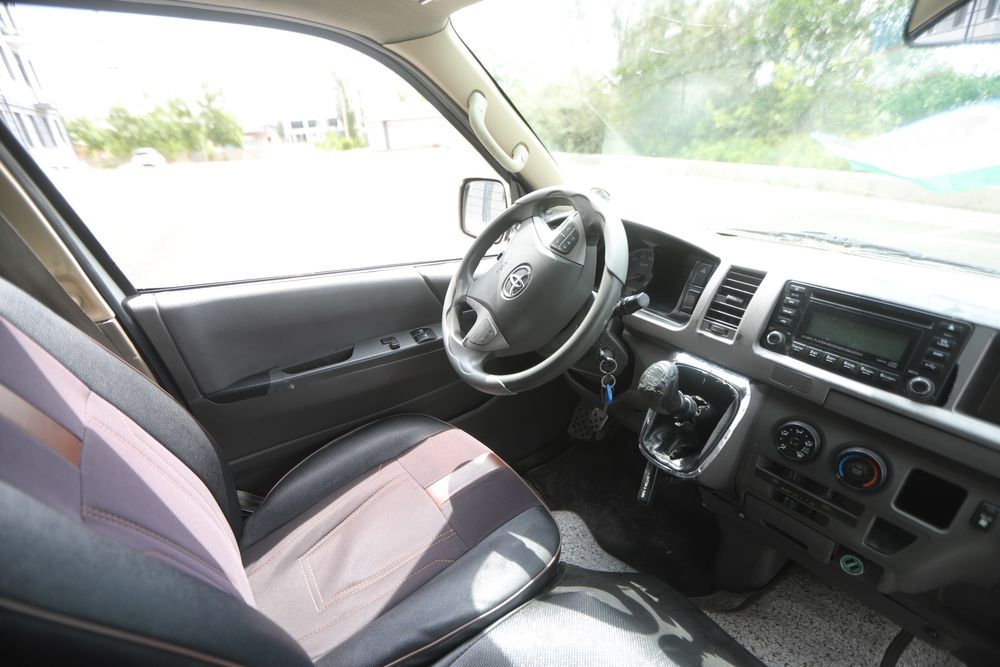 Toyota Haice 2013-yil Gaz benzin