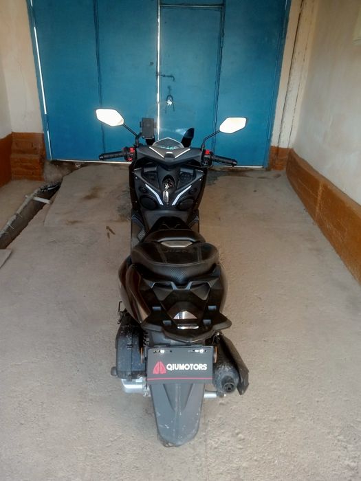 Skuter tmax 150 kub