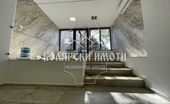 Дава се под наем Магазин в Велико Търново, Център - 55 кв.м за 357 € - Снимка #2