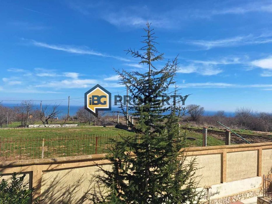 Двустаен апартамент с две бани и две тераси в град Бяла