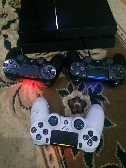 Продам Sony PlayStation 4 Fat