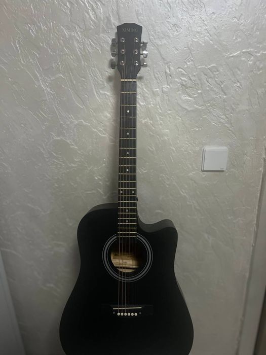 Гитара новый с чехлом