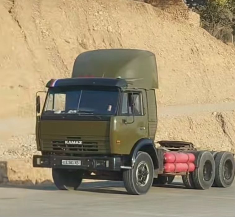 Kamaz tyagach ref pritsep bilan sotiladi