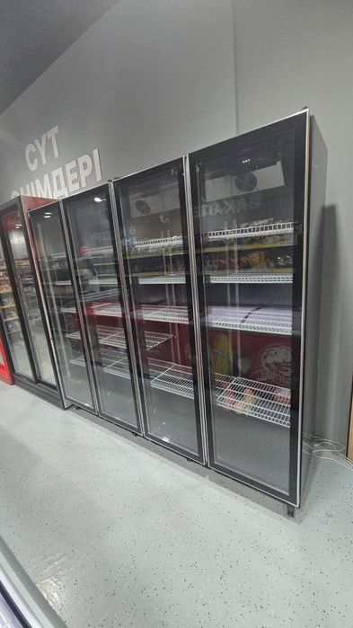 Витринный холодильник