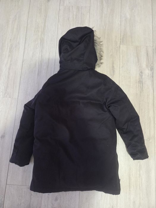 Зимно яке парка Zara Boys – размер 128 см (8 г.) с пух на качулката