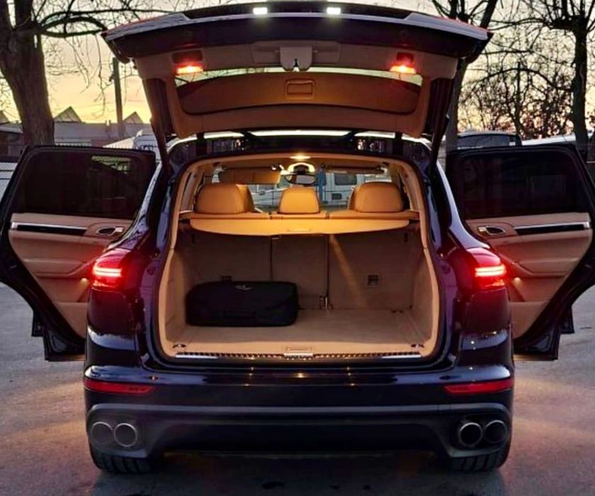 Porsche Cayenne Porsche Cayenne S E-Hybrid TVA Inclus si Deductibil