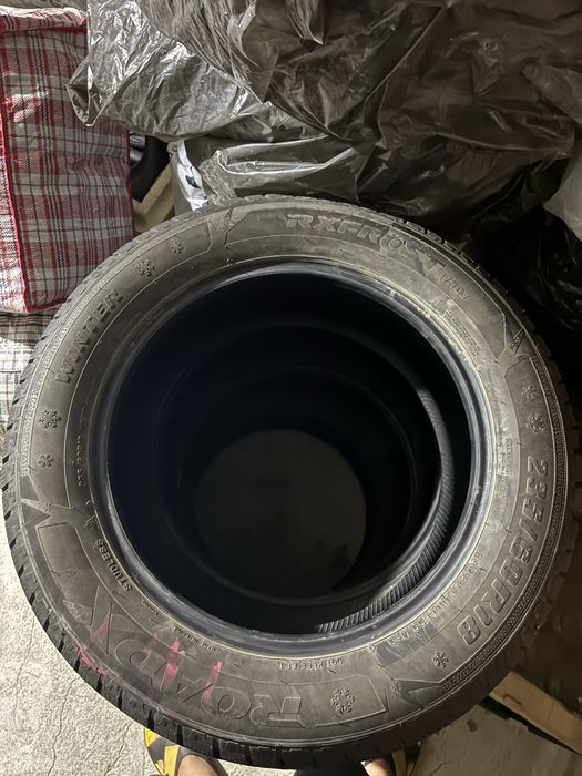 Зимняя резина липучка Roadx RXfrost WH03 235/60/18