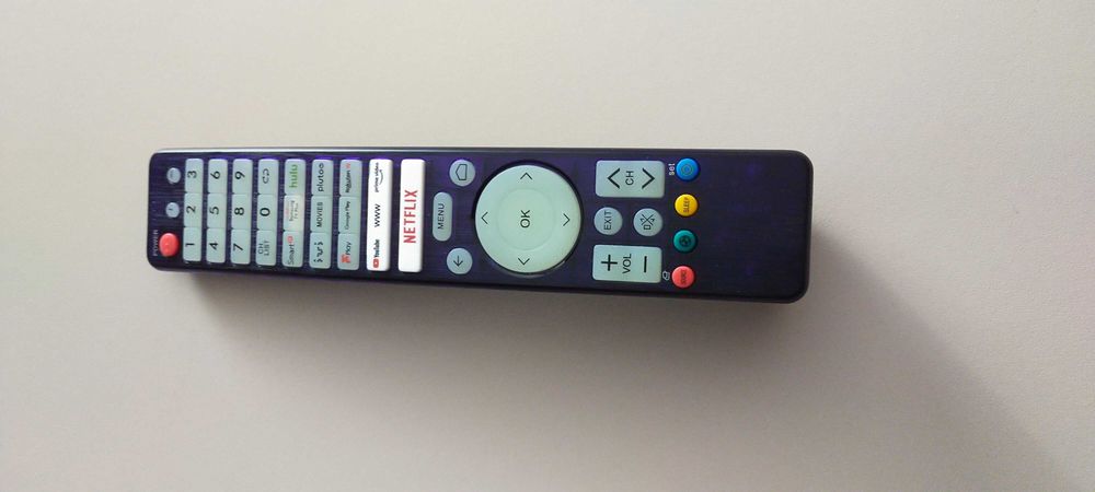 Telecomanda TV universala cu butoane fosforescente