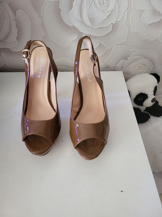 Продам новые туфли