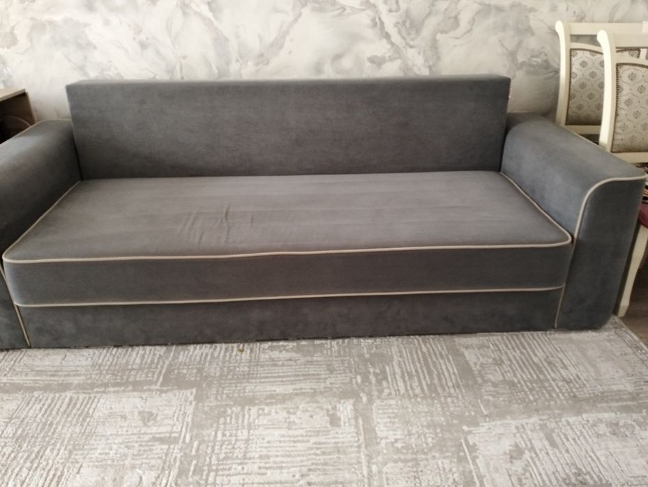 Срочно продам диван