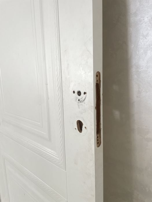 Дверь б/у белый межкомнатный