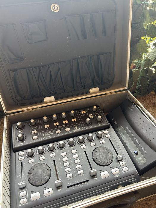 Sistem audio complet Behringer, boxe Studio M