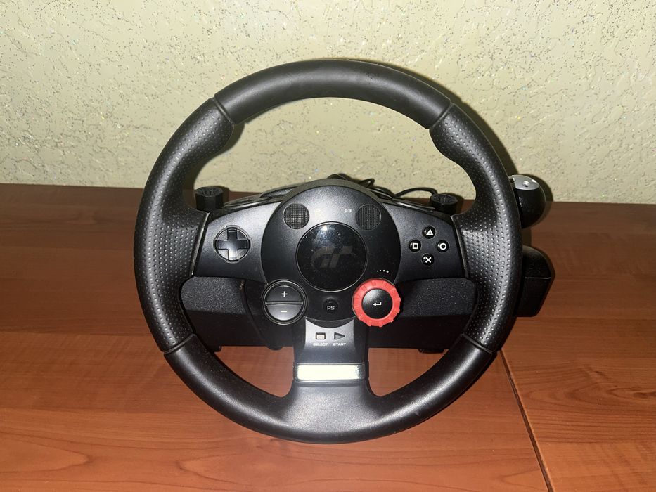 Игровой руль Logitech