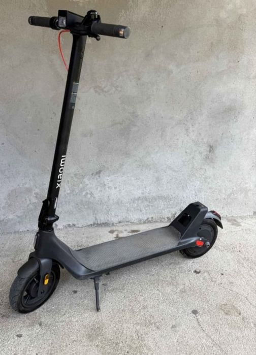 Vând trotineta electrica defect mufa de încărcare de la incarcator a fost tăiată și data cu banda