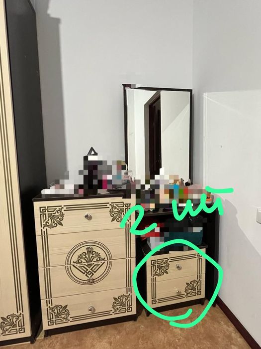 Продается 5 ти дверный шкаф . Длина 2.25.