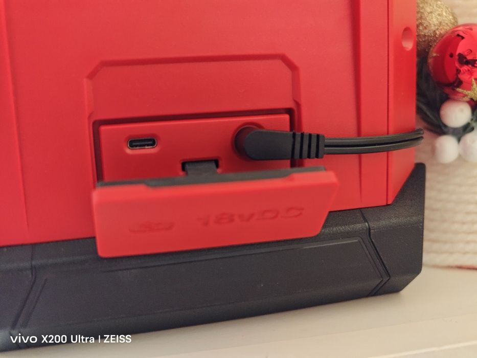 Boxa Milwaukee M18 RADDAB+G2-0 radio pentru santier