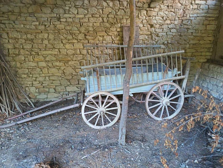 Продавам магарешка каруца