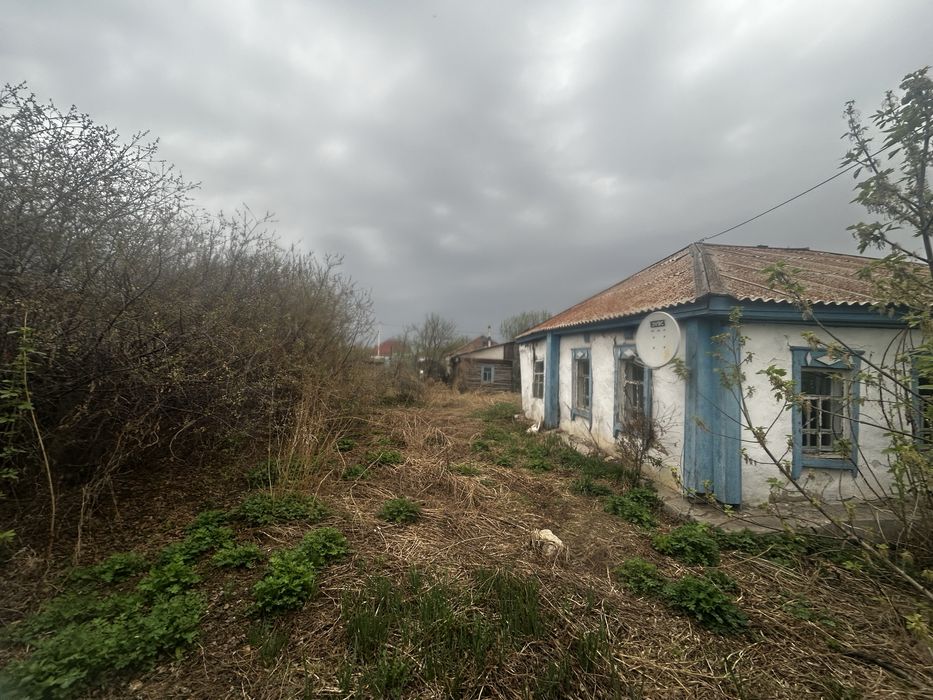 Продам землю стоит дом баня гараж дом под снос