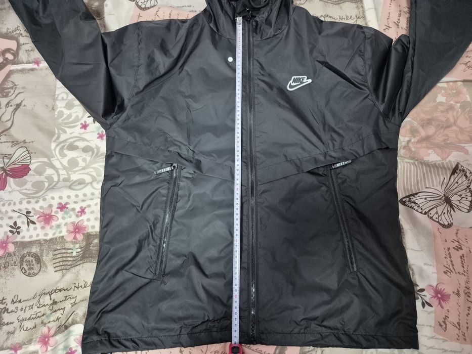 Нова ветровка Nike