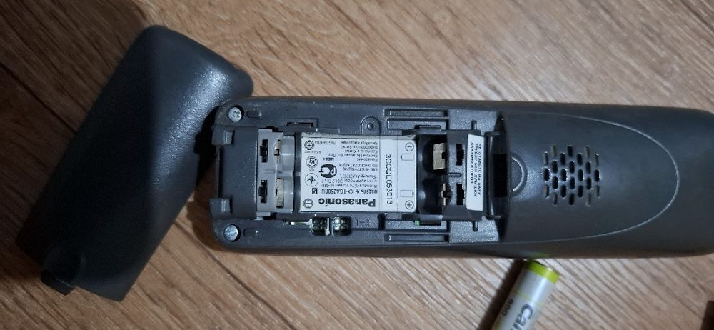 Телефон Panasonic KX-TGA250RU S