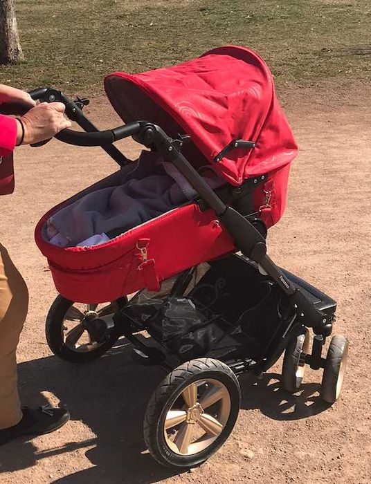Бебешка количка - Червена
