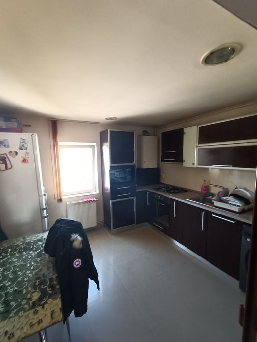 Vând apartament 3 camere