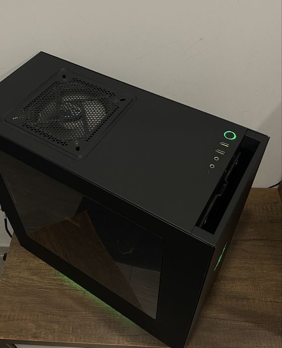 Геймърски компютър  RAZER intel core i7, 16 gb ram, Nvidia 8gb GPU, SSD + HDD ПЕРФЕКТЕН
